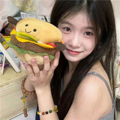 奶包下山财阀家人抢着宠